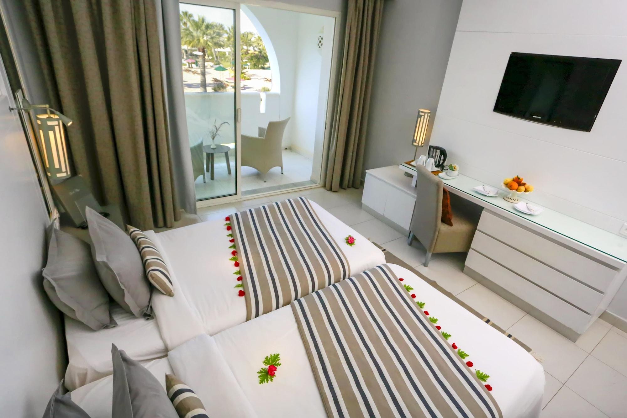 Djerba Plaza Thalasso & Spa Triffa Exterior photo
